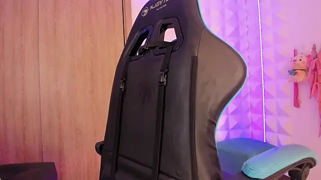 Snapshot of Jendralevis chatting on September 22, 2025, 8:15 pm Jendralevis online show from September 22, 2025, 8:15 pm