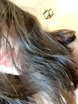 LunaGil1 online show from September 17, 2025, 1:02 pm