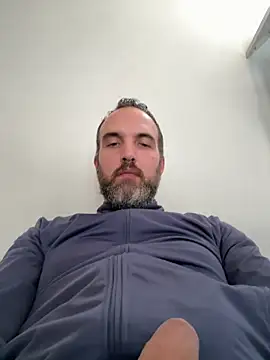 leon3875 online show from May 15, 2026, 3:32 pm