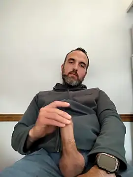 leon3875 online show from December 22, 2025, 3:23 pm