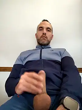 leon3875 online show from November 18, 2025, 3:26 pm