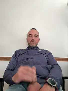 leon3875 online show from May 22, 2026, 3:21 pm