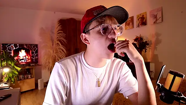 Snapshot of Mr_evan1 chatting on September 29, 2025, 4:34 pm Mr evan1 online show from September 29, 2025, 4:34 pm