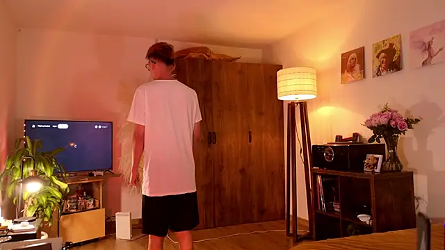 Snapshot of Mr_evan1 chatting on October 3, 2025, 3:24 pm Mr evan1 online show from October 3, 2025, 3:24 pm