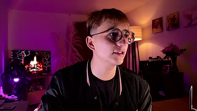 Snapshot of Mr_evan1 chatting on October 2, 2025, 4:32 pm Mr evan1 online show from October 2, 2025, 4:32 pm