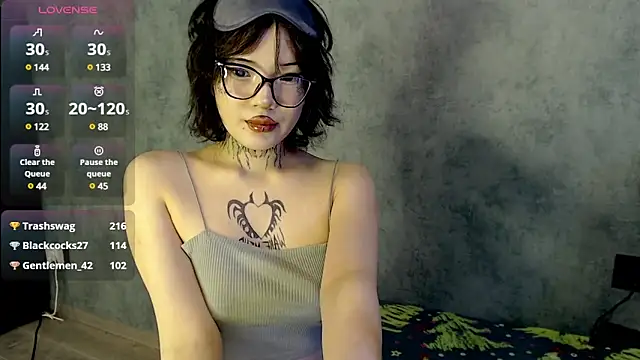 LizzieLight online show from December 16, 2024, 5:38 am