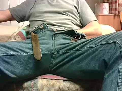 Giulio35 Pika online show from April 13, 2026, 4:00 pm