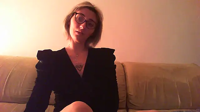 sexy blondie92 online show from January 17, 2025, 10:23 pm