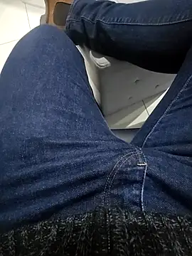 Snapshot of RIP_Curl chatting on November 24, 2025, 5:02 pm RIP Curl online show from November 24, 2025, 5:02 pm