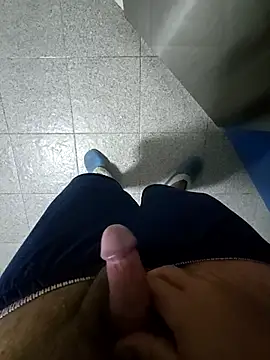 Snapshot of RIP_Curl chatting on October 24, 2025, 6:12 am RIP Curl online show from October 24, 2025, 6:12 am