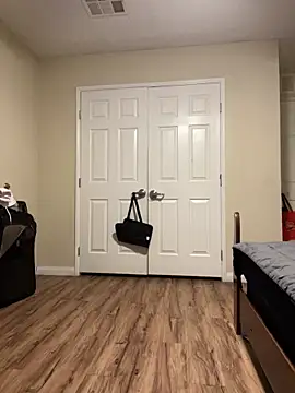 KiDaBrat online show from April 18, 2026, 8:49 am