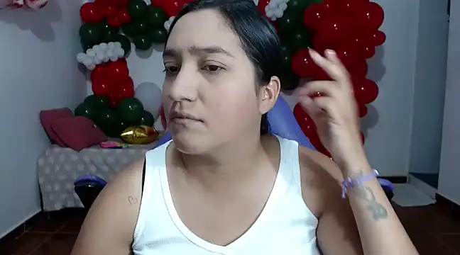 Saracutee1 online show from December 19, 2024, 4:02 pm