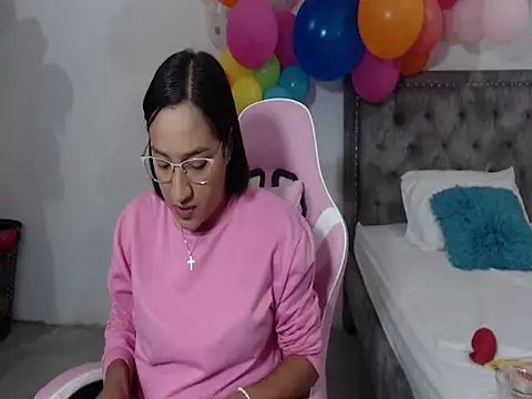 Saracutee1 online show from September 11, 2025, 9:04 pm