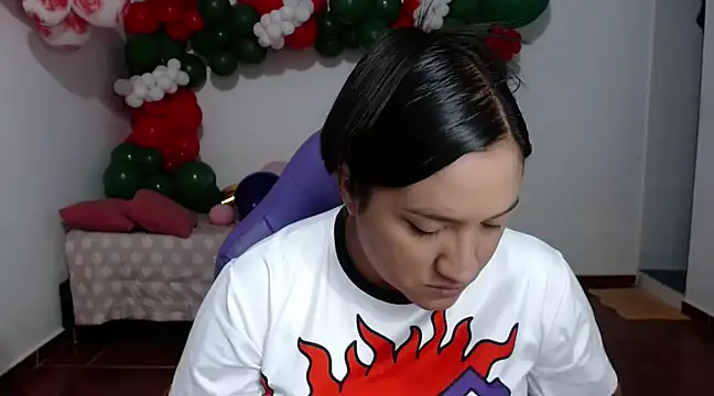 Saracutee1 online show from December 14, 2024, 3:36 pm