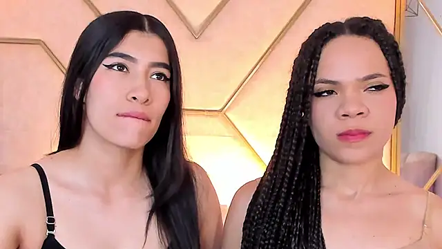 Snapshot of siara_and_zoe chatting on January 13, 2026, 10:24 pm siara and zoe online show from January 13, 2026, 10:24 pm