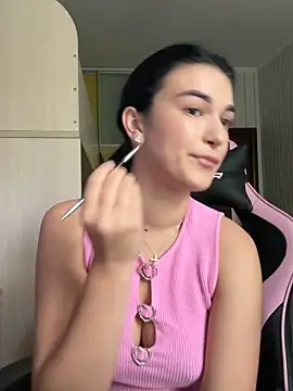 Snapshot of Julietta_a chatting on September 29, 2025, 6:31 am Julietta a online show from September 29, 2025, 6:31 am