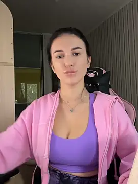 Snapshot of Julietta_a chatting on October 27, 2025, 7:53 am Julietta a online show from October 27, 2025, 7:53 am