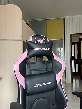 Julietta a online show from November 21, 2025, 9:08 am