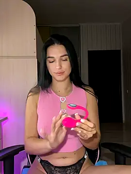 Snapshot of Julietta_a chatting on October 8, 2025, 4:08 pm Julietta a online show from October 8, 2025, 4:08 pm