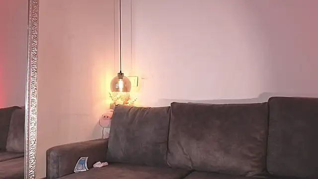 Isabella francoo online show from April 13, 2026, 11:47 am