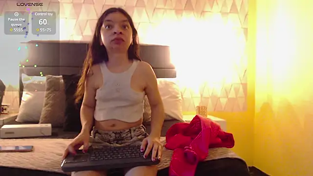 CharlotteMuller online show from January 25, 2025, 8:21 pm