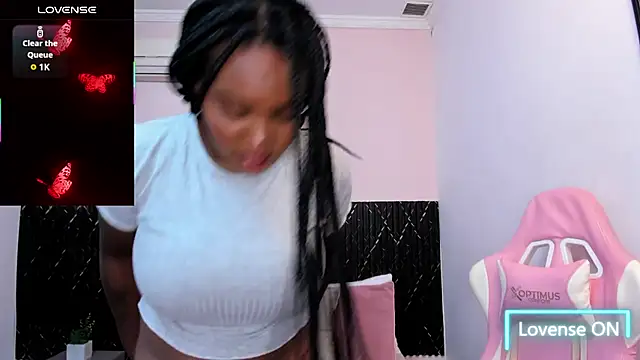 Snapshot of chanel_brunette chatting on September 18, 2025, 6:00 pm chanel brunette online show from September 18, 2025, 6:00 pm