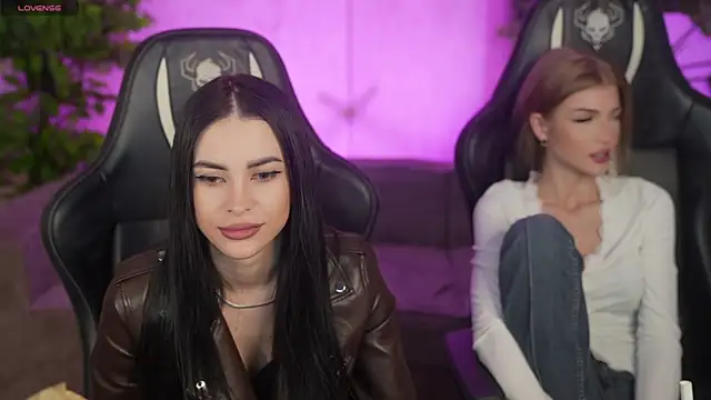 Tina Breeze online show from April 14, 2026, 7:57 am