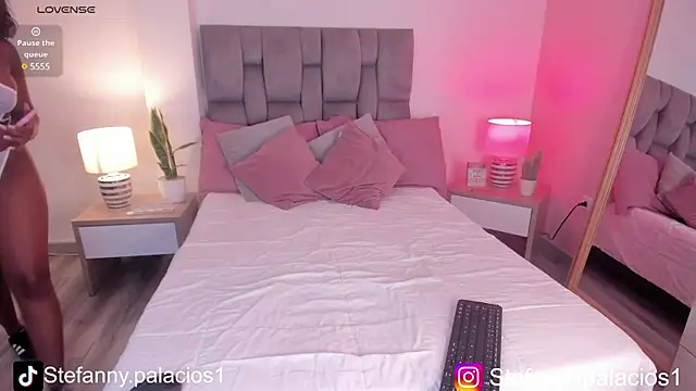 Snapshot of Kimberlylenox_ chatting on February 18, 2025, 9:31 pm Kimberlylenox online show from February 18, 2025, 9:31 pm