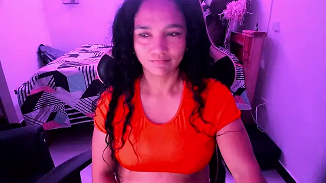 Snapshot of rayza_mature_154 chatting on November 9, 2025, 1:59 pm rayza mature 154 online show from November 9, 2025, 1:59 pm