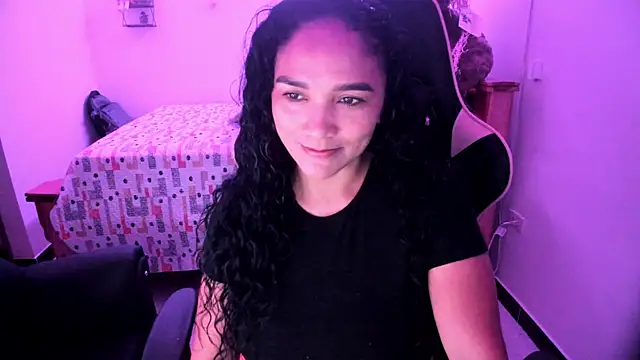 Snapshot of rayza_mature_154 chatting on November 26, 2025, 7:14 pm rayza mature 154 online show from November 26, 2025, 7:14 pm