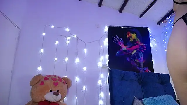 Snapshot of IsaBaileys_ chatting on February 20, 2025, 10:04 pm IsaBaileys  online show from February 20, 2025, 10:04 pm