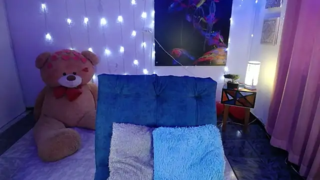 Snapshot of IsaBaileys_ chatting on February 19, 2025, 7:05 pm IsaBaileys  online show from February 19, 2025, 7:05 pm