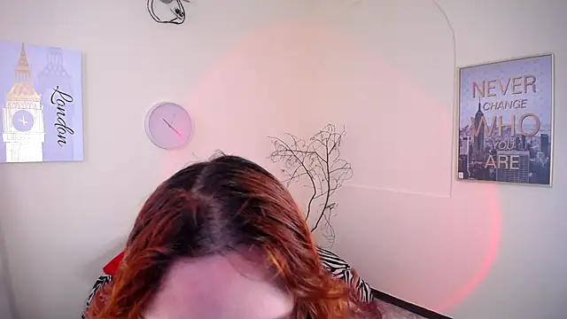 Snapshot of IsaBaileys_ chatting on March 21, 2025, 7:35 pm IsaBaileys  online show from March 21, 2025, 7:35 pm