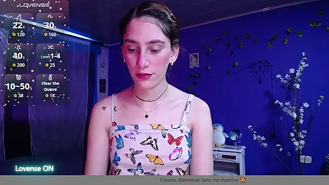 Snapshot of IsaBaileys_ chatting on October 5, 2025, 8:10 pm IsaBaileys  online show from October 5, 2025, 8:10 pm