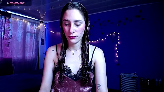 Snapshot of IsaBaileys_ chatting on September 19, 2025, 8:02 pm IsaBaileys  online show from September 19, 2025, 8:02 pm