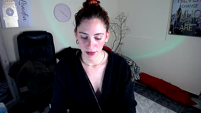 Snapshot of IsaBaileys_ chatting on March 18, 2025, 11:42 pm IsaBaileys  online show from March 18, 2025, 11:42 pm