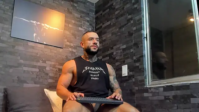 BruceDallas online show from September 25, 2025, 1:44 am