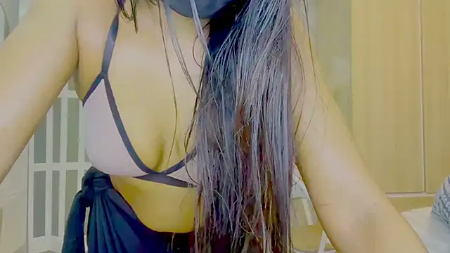 Monalisadon018 online show from April 4, 2026, 7:59 am