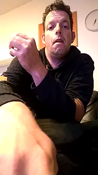 Snapshot of Knuffelstaaf123 chatting on October 6, 2025, 4:35 am Knuffelstaaf123 online show from October 6, 2025, 4:35 am