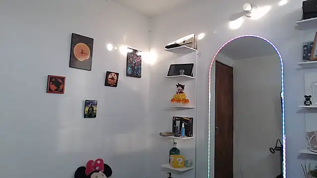 Honey-420- online show from May 23, 2026, 11:20 am