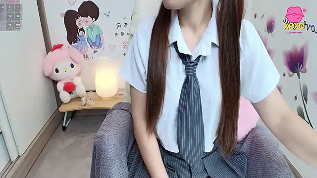 Snapshot of _Mizuki_ chatting on September 25, 2025, 4:35 pm  Mizuki  online show from September 25, 2025, 4:35 pm