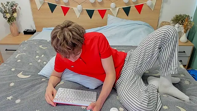 Snapshot of Fandi_777 chatting on March 12, 2025, 6:51 am Fandi 777 online show from March 12, 2025, 6:51 am