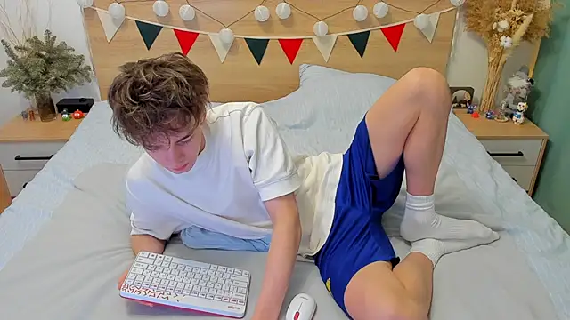 Snapshot of Fandi_777 chatting on February 5, 2025, 5:30 am Fandi 777 online show from February 5, 2025, 5:30 am