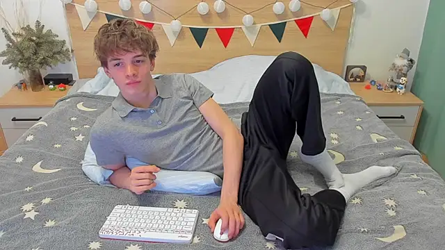 Snapshot of Fandi_777 chatting on February 6, 2025, 1:21 pm Fandi 777 online show from February 6, 2025, 1:21 pm