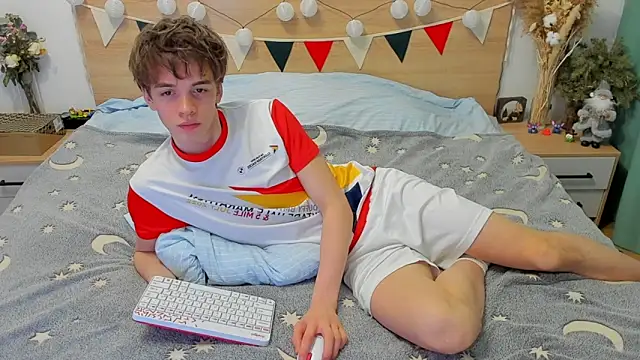 Snapshot of Fandi_777 chatting on February 26, 2025, 5:24 am Fandi 777 online show from February 26, 2025, 5:24 am