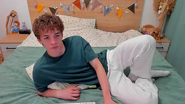 Snapshot of Fandi_777 chatting on February 16, 2026, 12:04 pm Fandi 777 online show from February 16, 2026, 12:04 pm