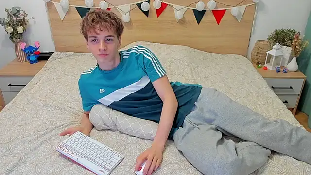 Snapshot of Fandi_777 chatting on March 1, 2025, 4:15 am Fandi 777 online show from March 1, 2025, 4:15 am