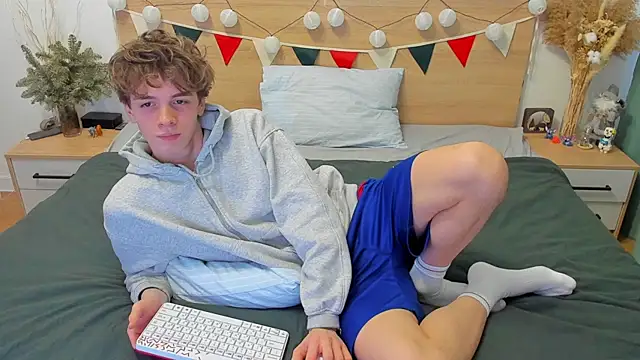 Snapshot of Fandi_777 chatting on February 1, 2025, 10:15 am Fandi 777 online show from February 1, 2025, 10:15 am