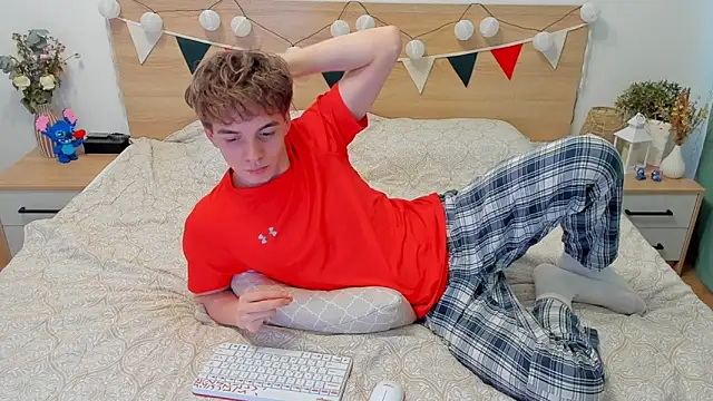 Snapshot of Fandi_777 chatting on March 2, 2025, 1:20 pm Fandi 777 online show from March 2, 2025, 1:20 pm