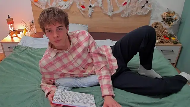 Snapshot of Fandi_777 chatting on October 22, 2025, 7:41 am Fandi 777 online show from October 22, 2025, 7:41 am